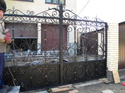 Распашные кованые ворота Арт. Кв-1
